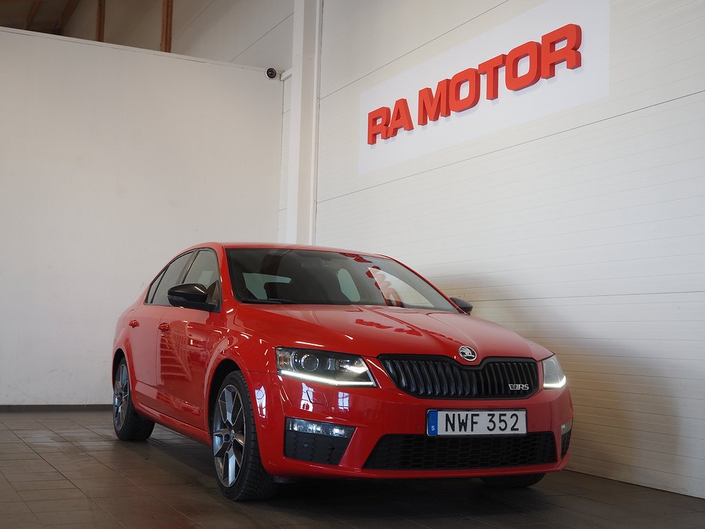 Skoda Octavia RS 2.0 TSI 220hk Canton P-Sensorer 2015