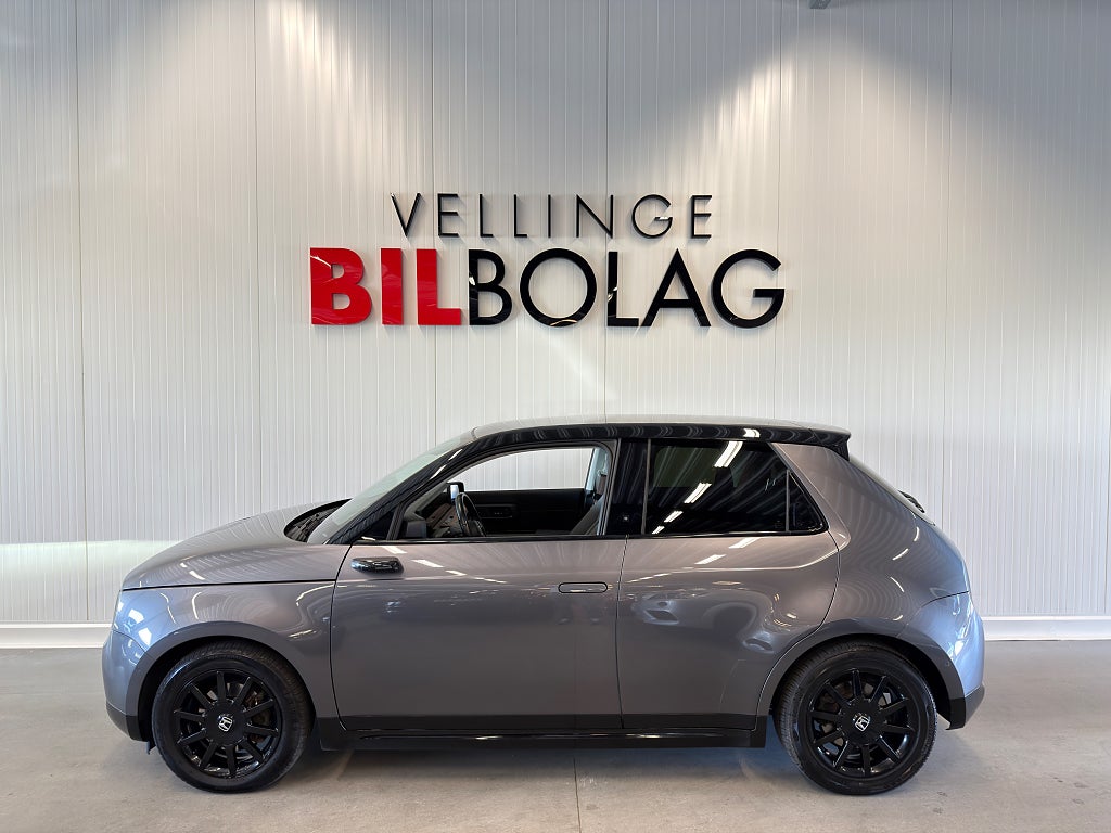 Honda E 35.5 kWh 360 kamera Rattvärme