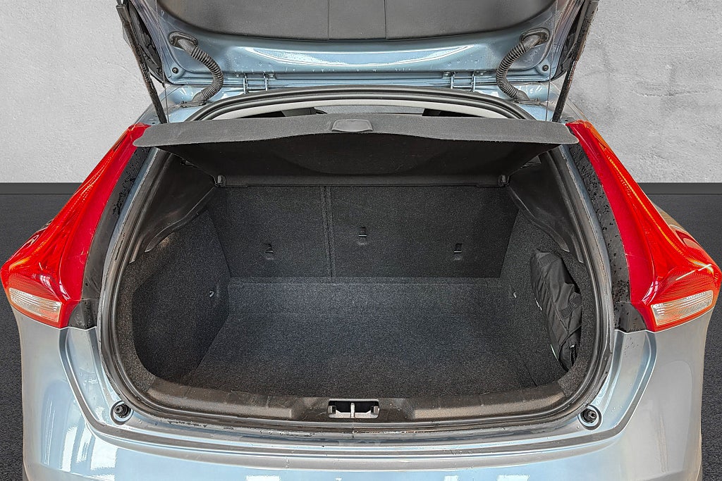 Volvo V40 Cross Country D2 Momentum Fullservad Välvårdad VOC
