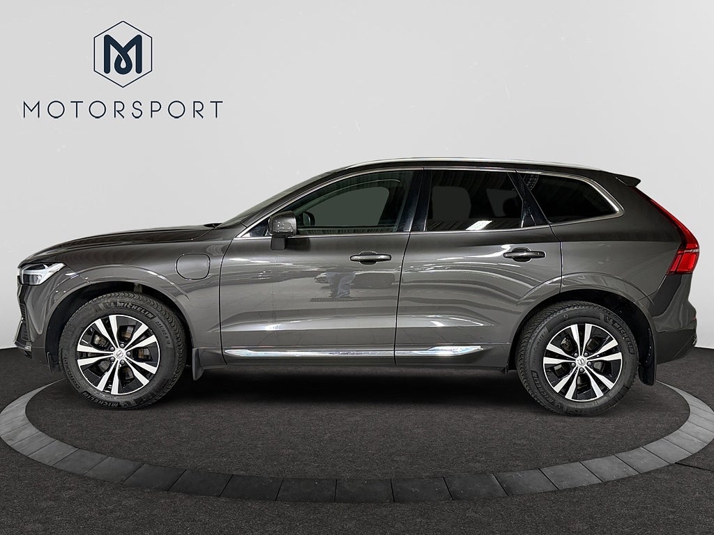 Volvo XC60 Recharge T6 AWD Core Edition Drag Värmare Kamera Pano bild 3