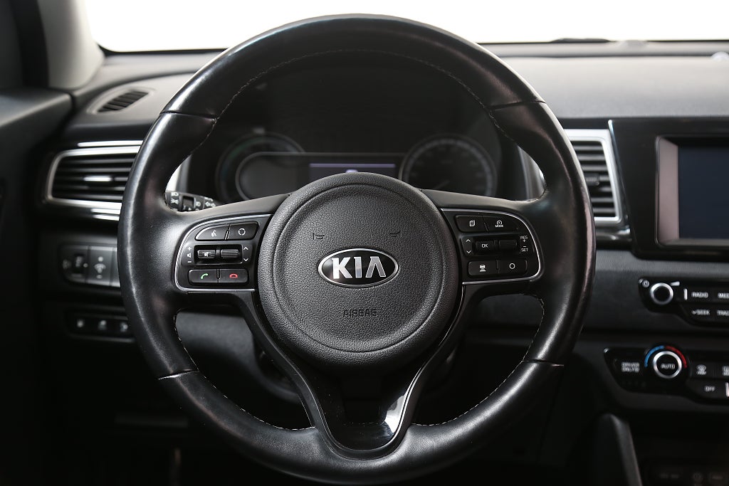 Kia Niro P-HEV 141hk Advance Plus Aut Extraljus Motorv Dragkrok 2019