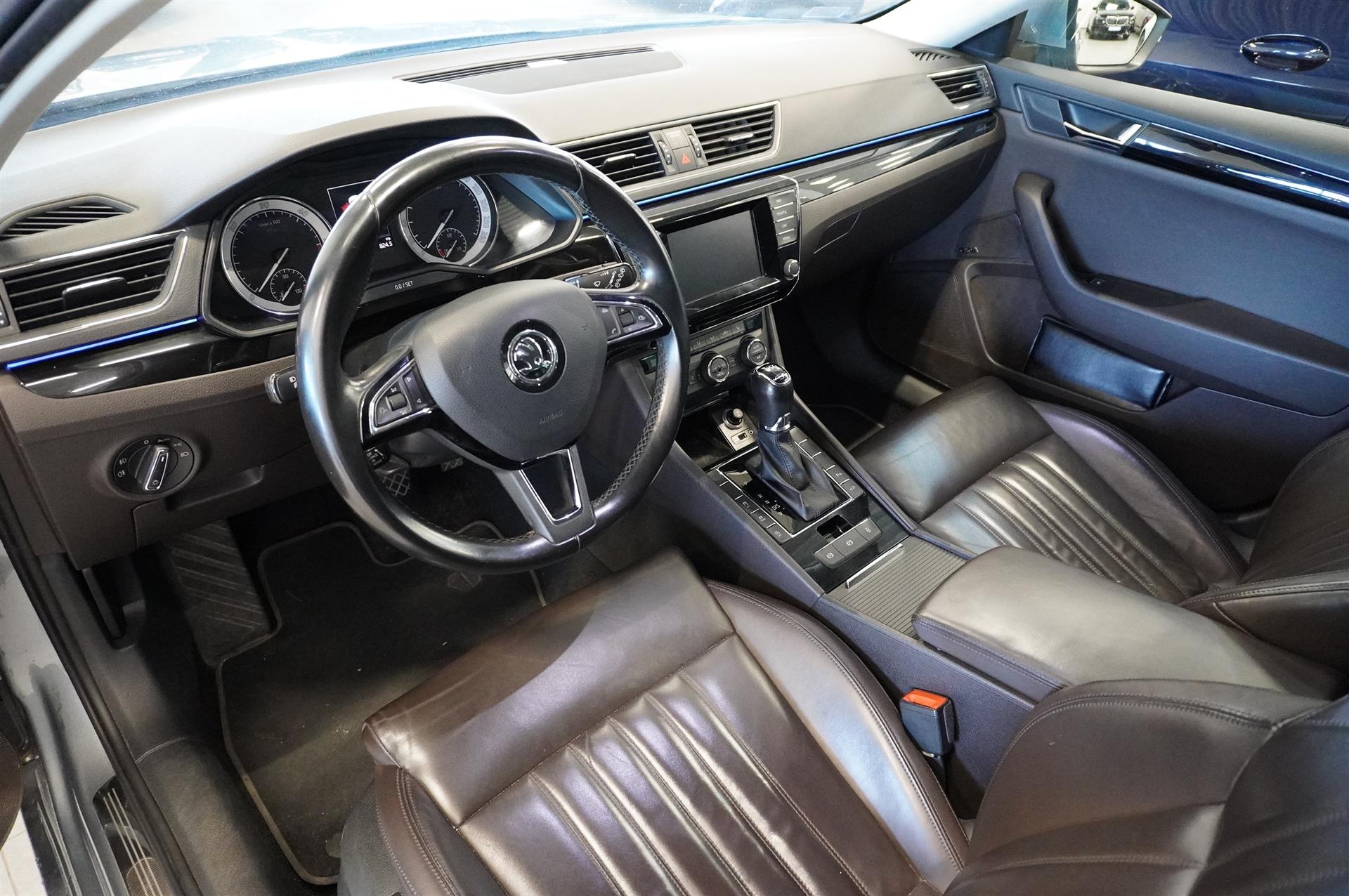 Skoda Superb 2.0 TDI SCR 2016, kuva 6/10