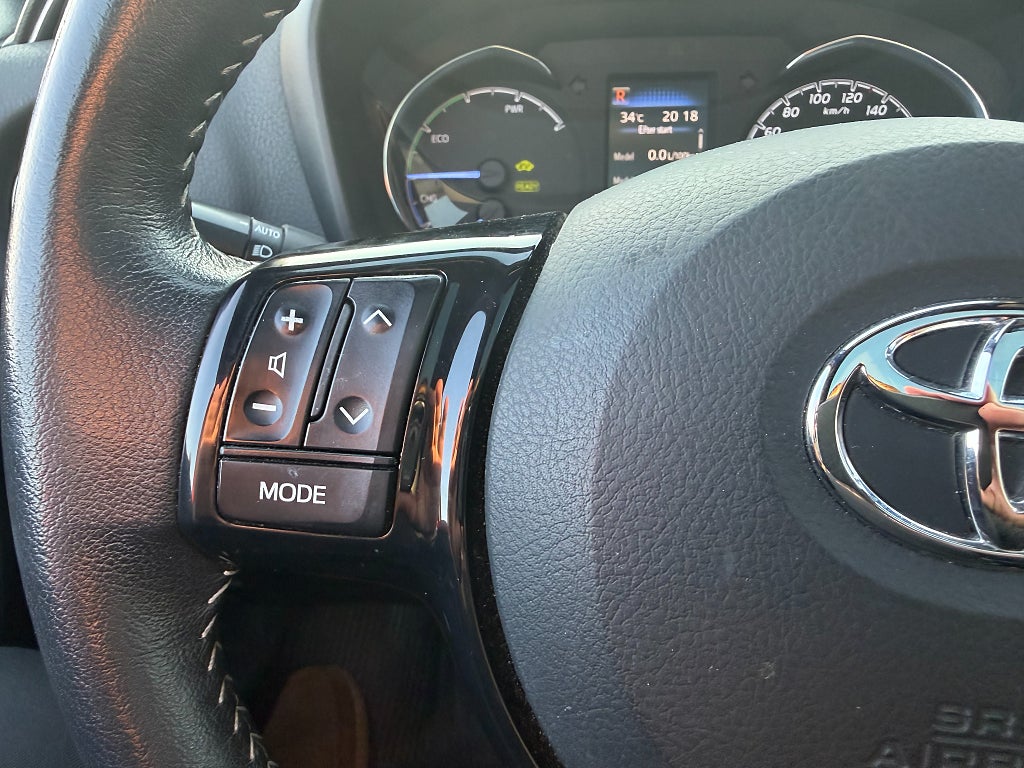 Toyota Yaris Hybrid - Executive - Panorama - Automat