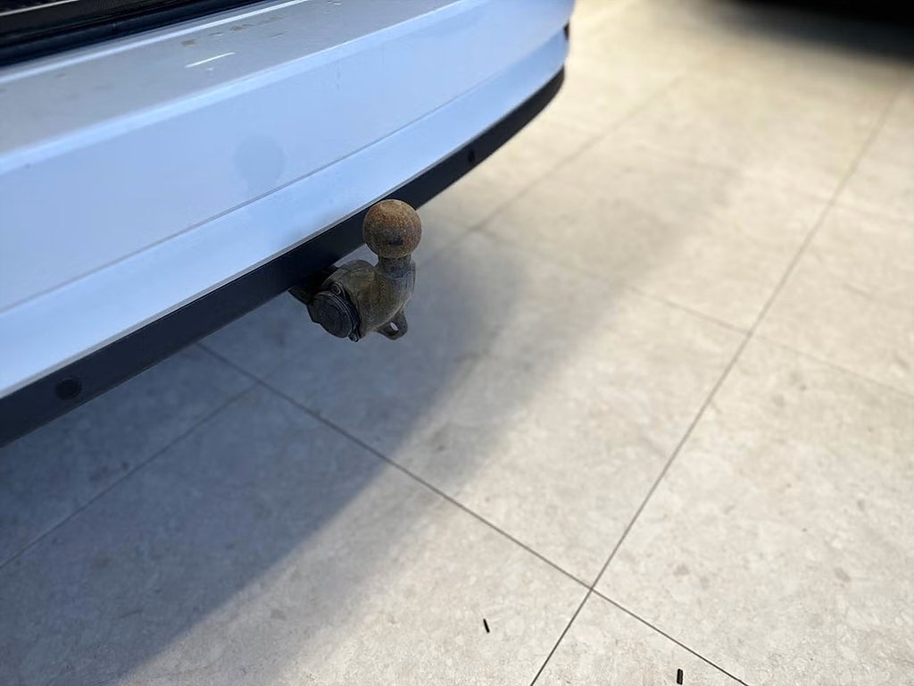 Skoda Superb Kombi 2.0 TDI 4x4 L&K/B-Kamera/Värm/Drag/Läder/Canton