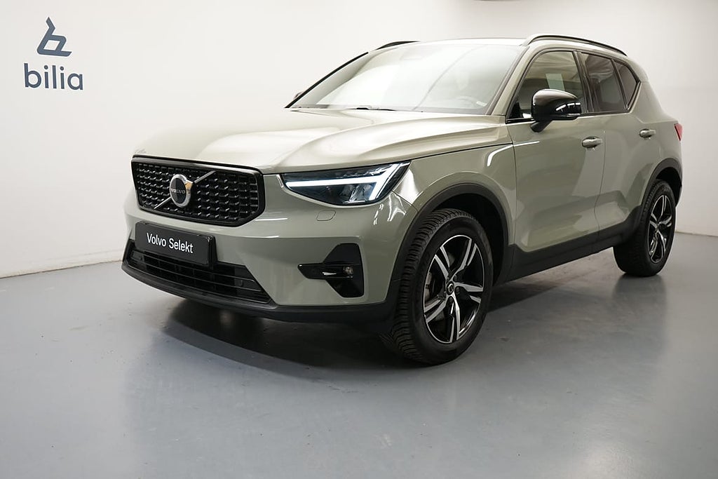 Volvo XC40 B4 FWD Bensin Plus Dark, Harman/Kardon, Dragkrok