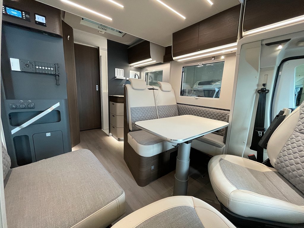 Adria Matrix Supreme 670 SC / ALDE / Taksäng / 5 bältad /Ugn - Adria