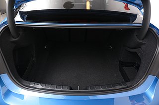 Sedan BMW 330 8 av 24