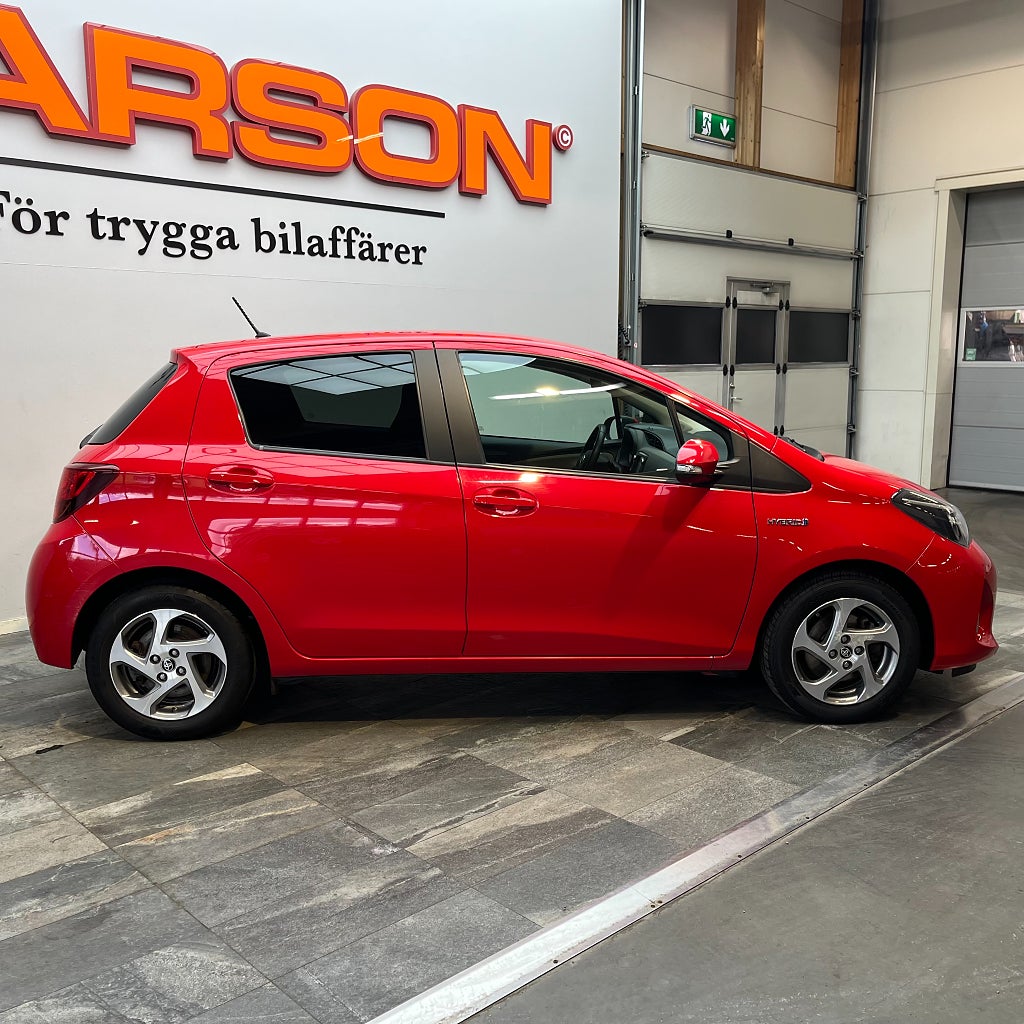 Toyota Yaris Hybrid e-CVT Active, Edition Feel Värmare 1 ägare!