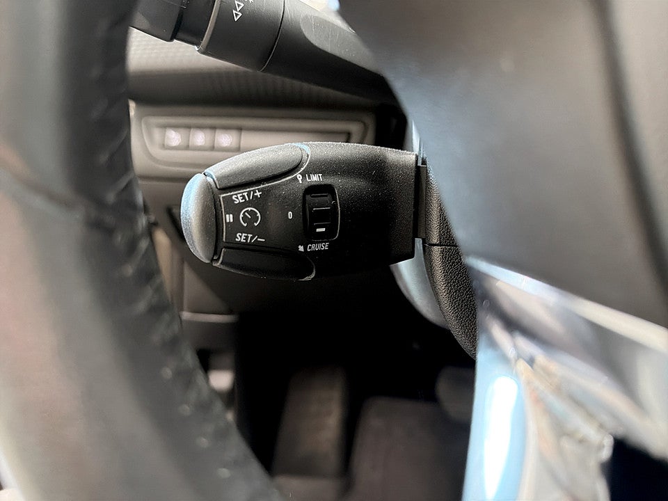 Bild på Peugeot 2008 Active 1.2 e-THP 110hk Aut - PANO, EN ÄGARE