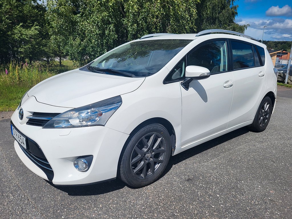 Toyota Verso 1.6 111Hk 7-Sits B-kamera Nybes 17/10 SoV-Hjul 