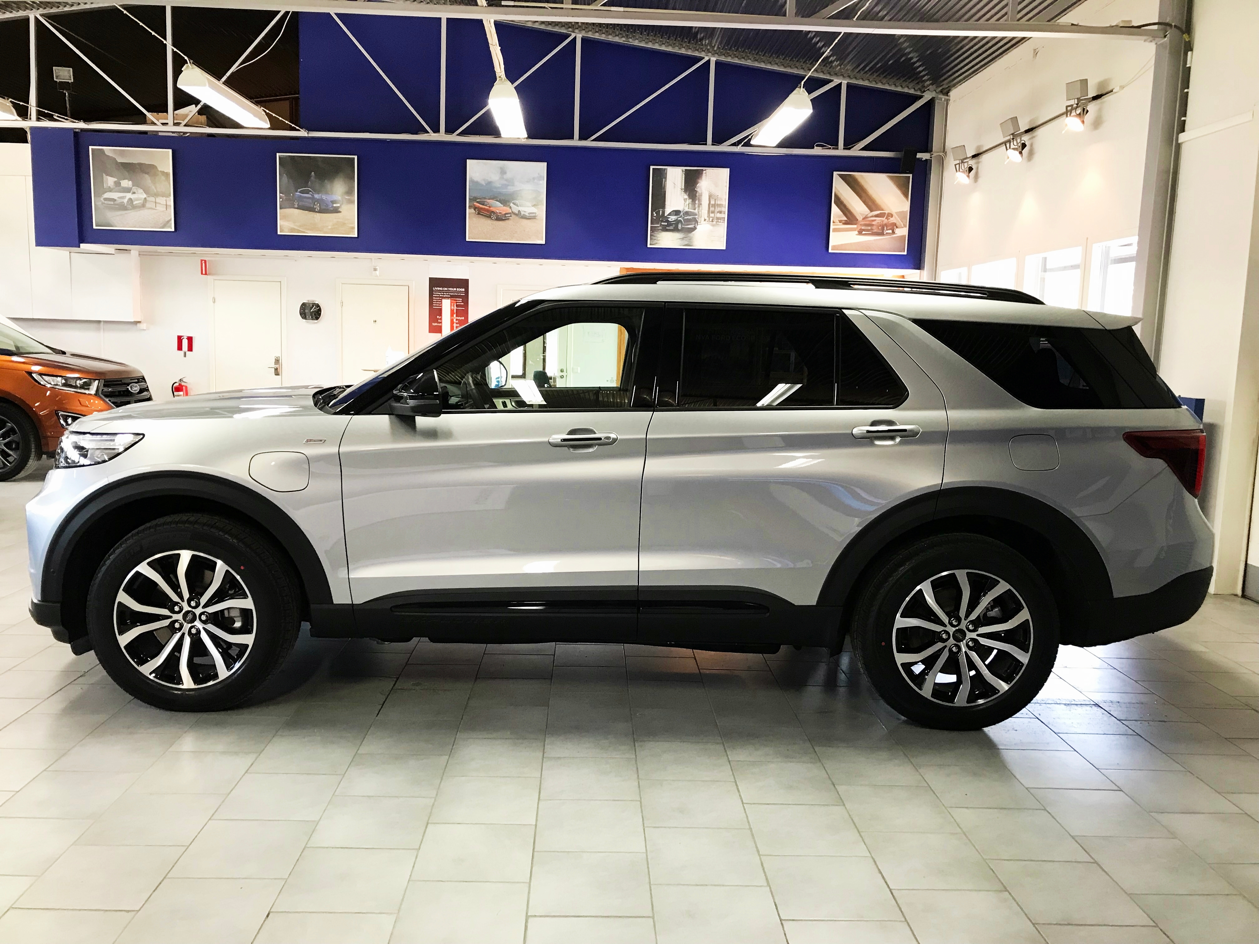 Ford Explorer 2021, photo 3/46