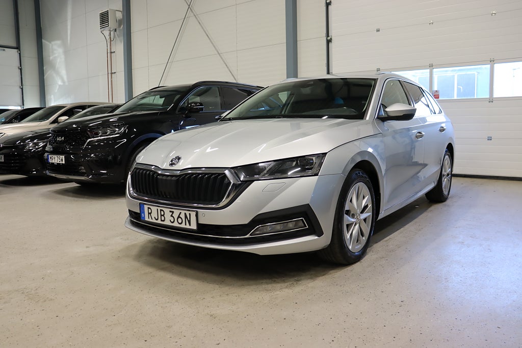 Skoda Octavia Kombi 2.0 TDI SCR Style D-värmare Drag Cockpit 150hk