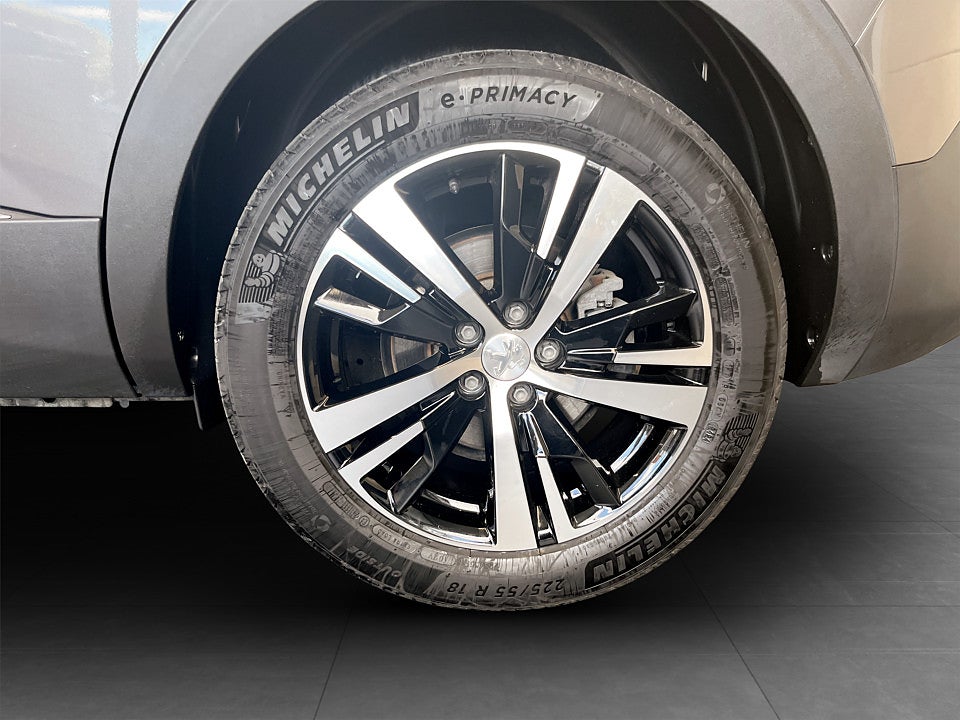 Bild på Peugeot 5008 GT 1.2 PT 130hk Aut 7-SITS B-KAMERA