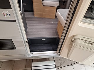 Husbil-halvintegrerad Adria MATRIX 670 SL 60Y 10 av 28