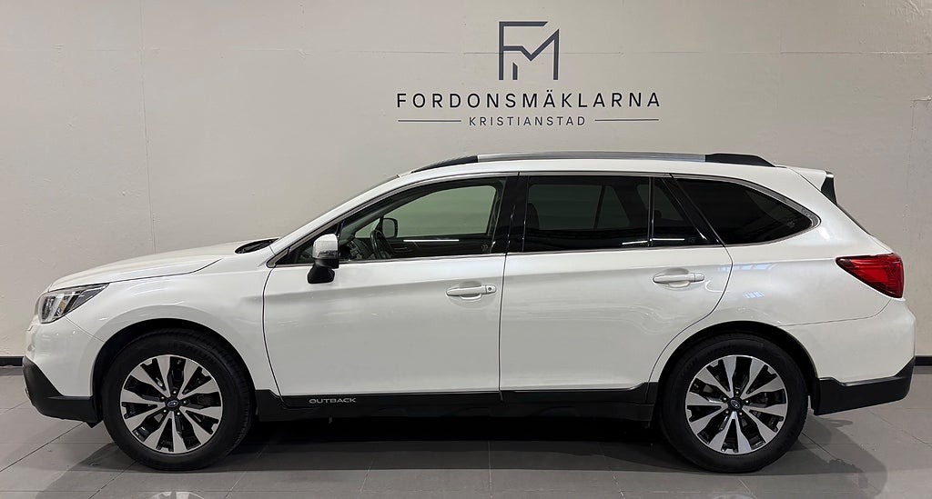 Subaru Outback 2.5 4WD Summit, Dragkrok, Taklucka, Värmare, Vinterhjul