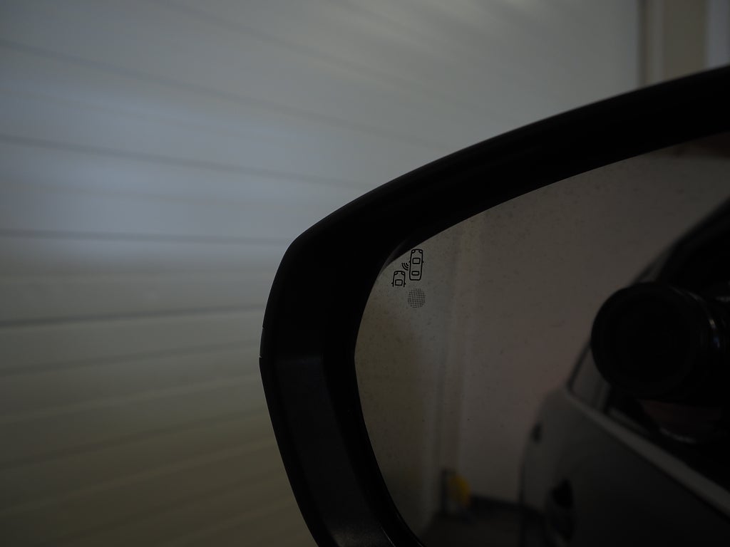 Peugeot 3008 HYBRID4 300 EAT GT | Pano | Drag | Kamera | GPS | Skinn