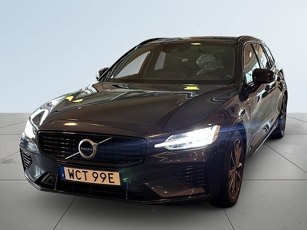 Volvo V60 Recharge T6 AWD R-Design MOMS/Drag/Skinn/Navi/SoV/Pvärm