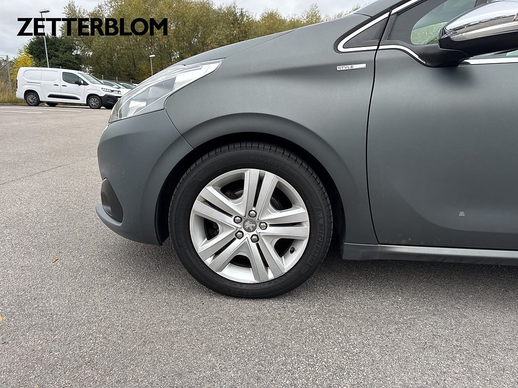 Halvkombi Peugeot 208 13 av 15