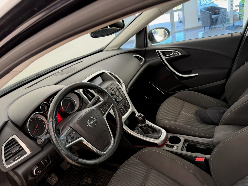 Opel Astra 1.4 Turbo Enjoy 2011, bild 6/10
