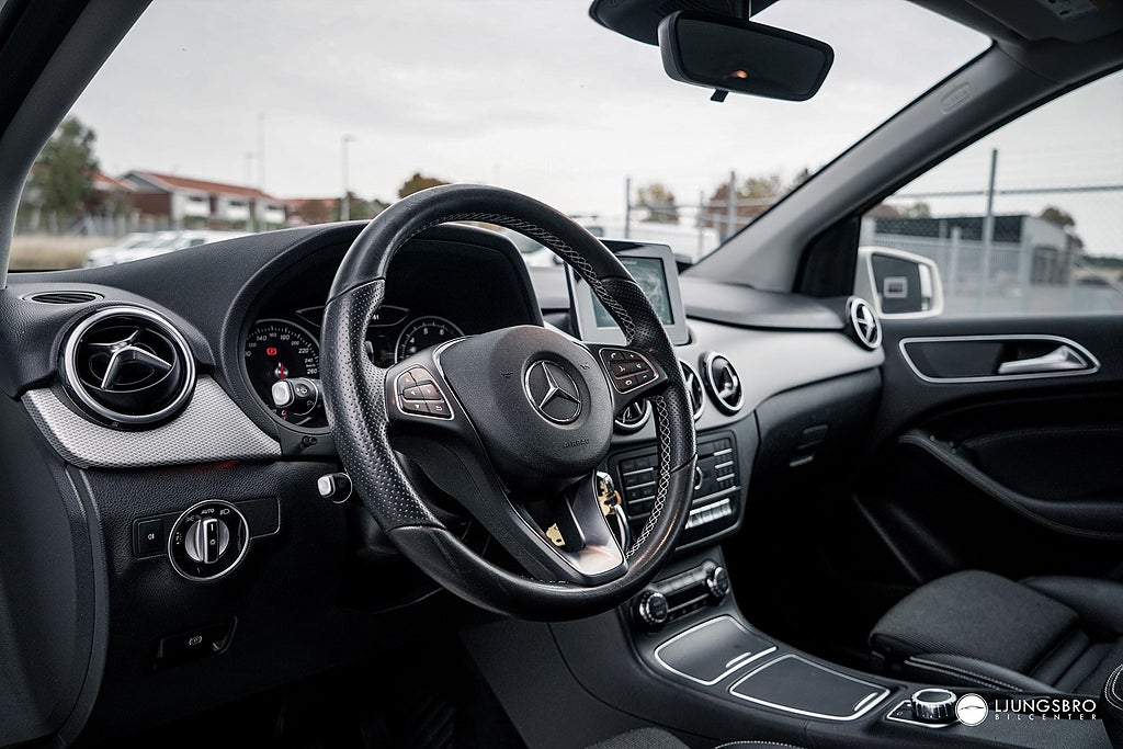 Mercedes-Benz B200 2019 - miniatyr 4