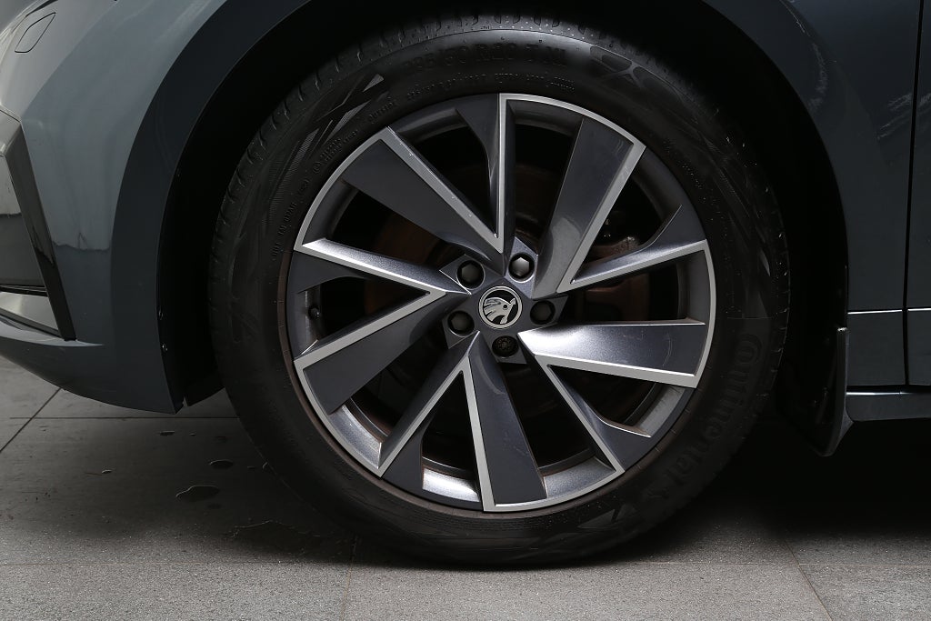 Skoda Enyaq 80 Sportline 204hk Panorama Head-up 360° Dragkrok