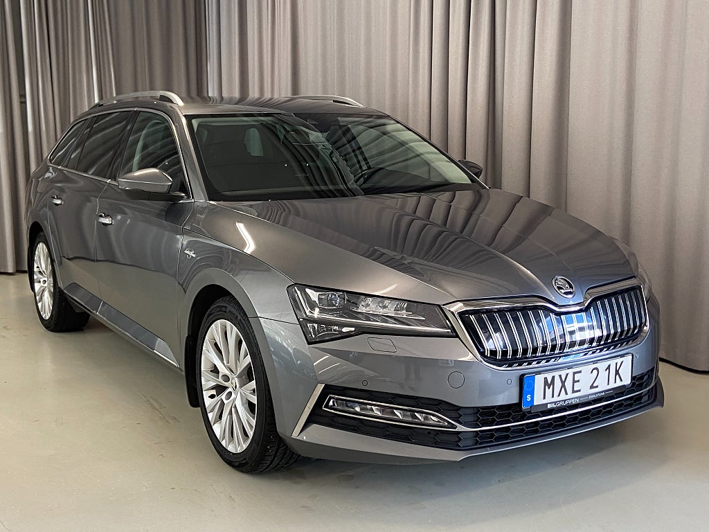 Skoda Superb iV Kombi PHEV 218hk L&K Drag Navi Skinn