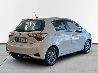 Toyota Yaris Hybrid Active S&V-hjul/Carplay/Kamera/M&K-värm