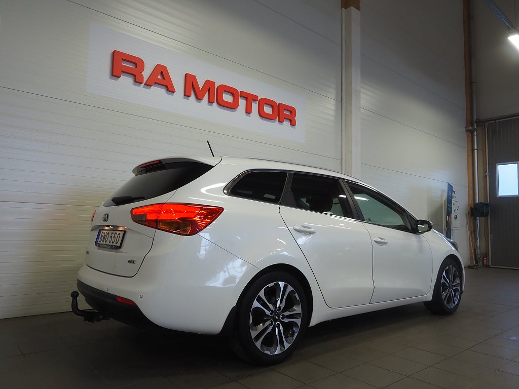 Kia Ceed _sw 1.6 CRDi 128hk Pano Kamera Navi Drag El-Stol M-Värm 2015