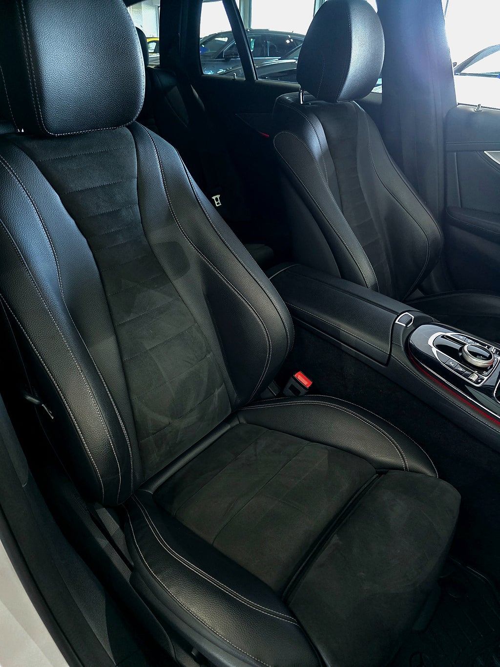 Mercedes-Benz E 220 d AMG Night Värmare Drag Kombi - bild 10