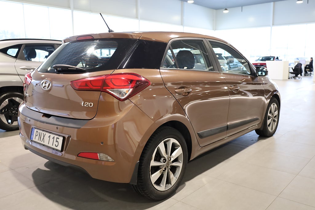 Hyundai i20 1,4 101hk Premium PDC Blåtand USB Rattvärme 2016