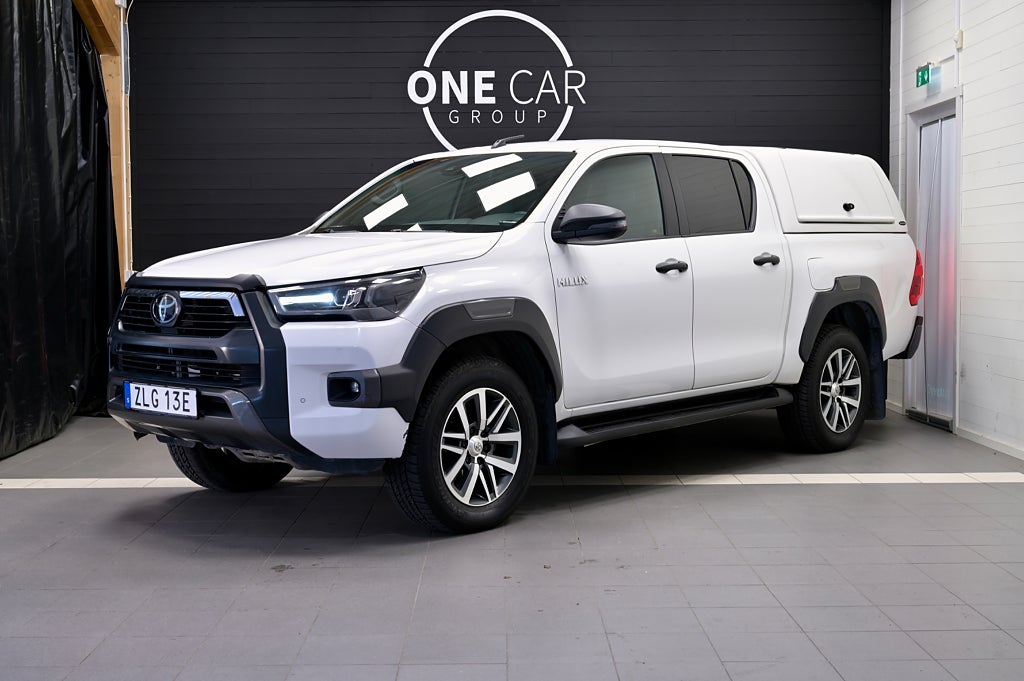 Toyota Hilux 2.8 4WD Invincible MOMS Värmare Diff JBL Kamera 204hk