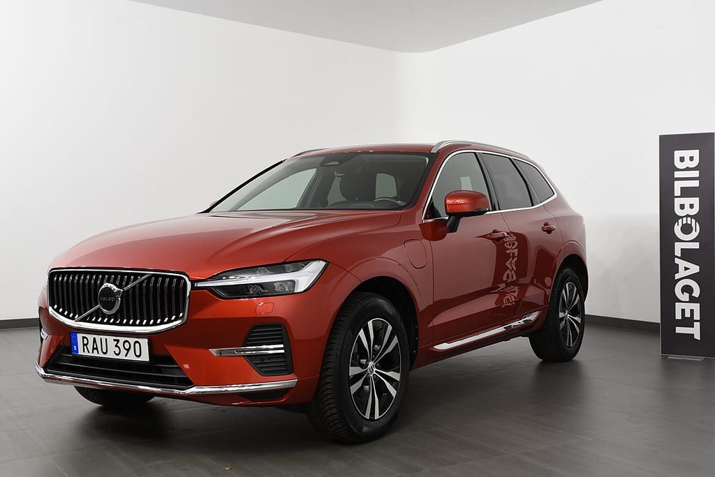 Volvo XC60 Recharge T6 Core Edition / Panorama/ Backkamera / Ljuspa...