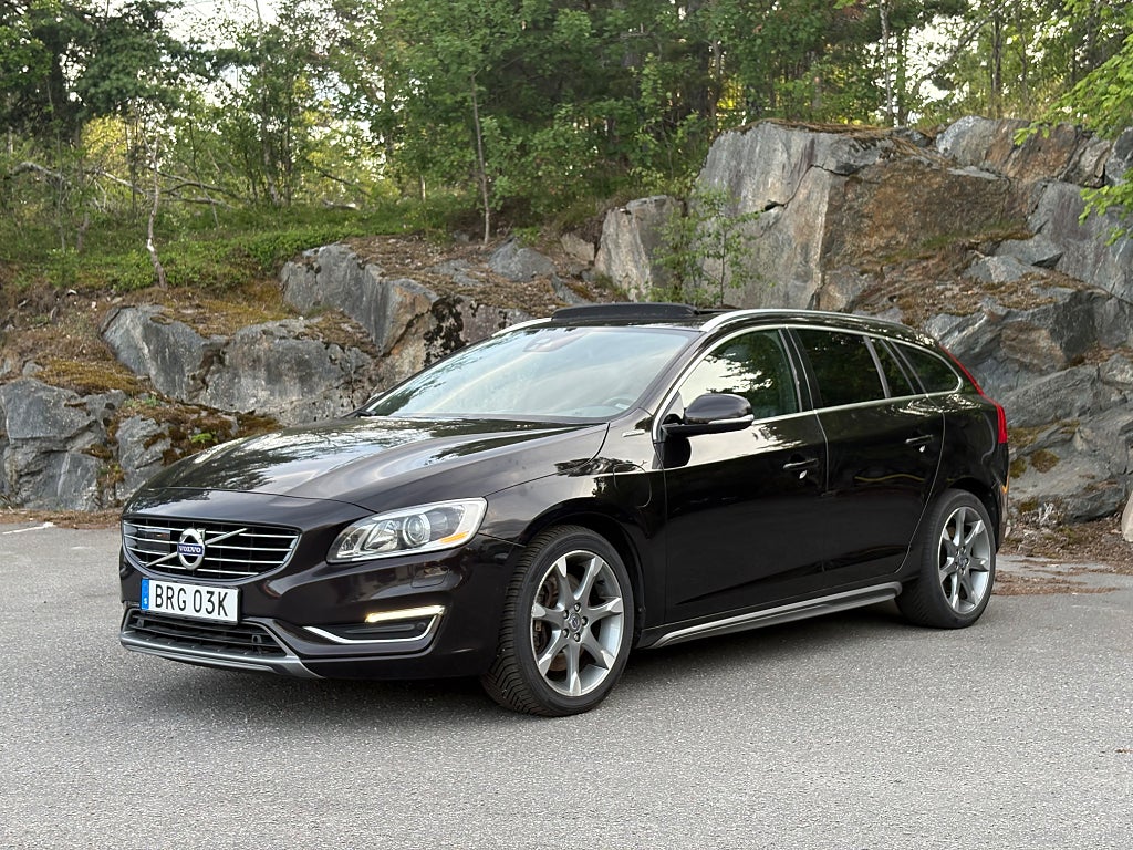 Volvo V60 D6 Plug-in AWD Summum*Glastak, Premium ljud, Minnesstol