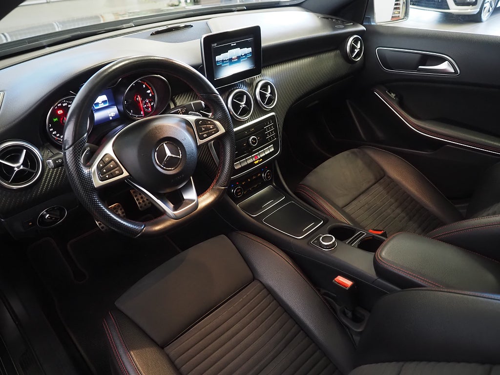 Mercedes-Benz A 180 d 7G-DCT AMG Line Kamera Pano Navi Låga mil 2018