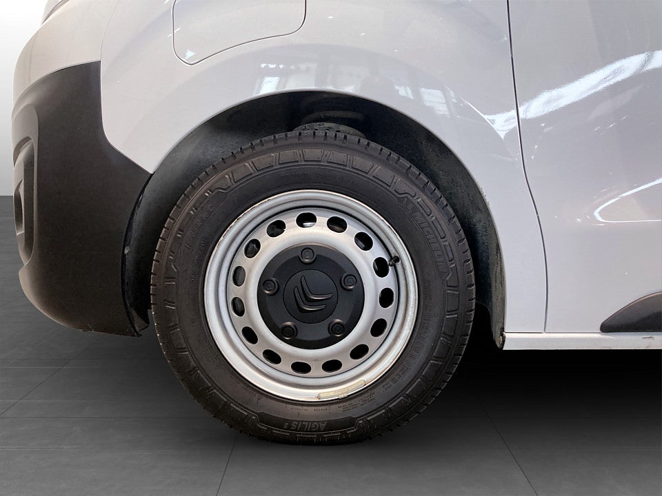 Bild på Citroën e-Jumpy Crew Cab Business Premium 75kWh 136hk Aut L3 B-KAMERA 