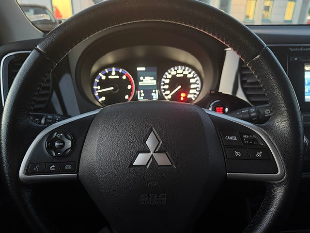 Mitsubishi Outlander  7 sits 2.2 Di-D 4WD Business