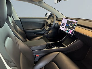 Tesla Model 3 Long Range AWD Panorama Navi B-kamera Rattvärme S&V