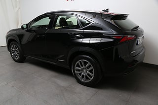 SUV Lexus NX 4 av 24