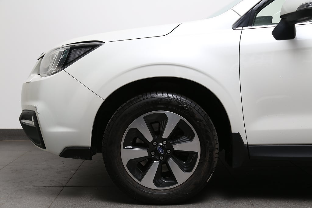 Subaru Forester 2,0D 147hk XE AWD Aut Panorama Skinn Drag 2016