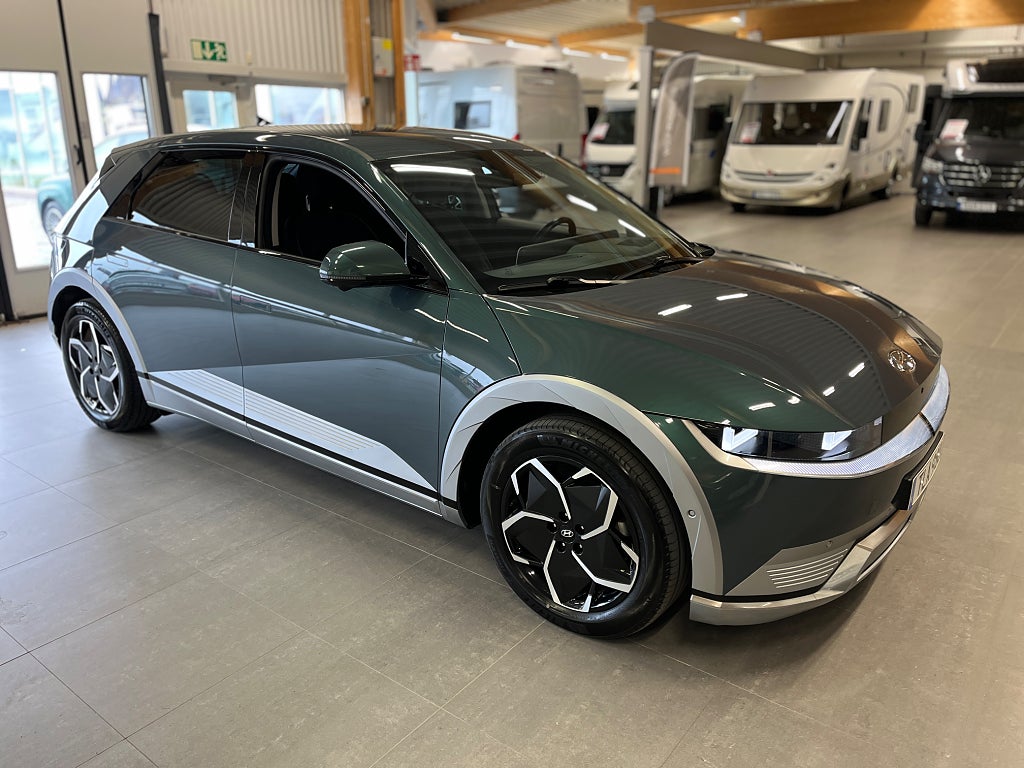 Hyundai IONIQ 5 77.4 kWh AWD 325hk Advanced / V-hjul / HUD / 360-kamera thumbnail