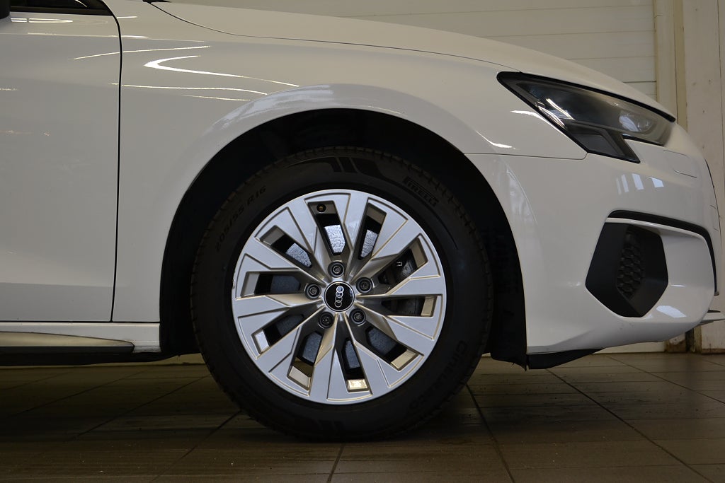 Audi A3 Sportback 40 TFSI e 204hk | Navi | 2023