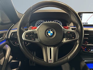 BMW M5 Aut Kamera Cockpit Skinn Psens Head up 600hk SoV-hjul – bild 9