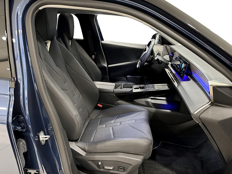 Bild på DS N°8 Étoile 97.2 kWh 349hk Aut AWD B-KAMERA CARPLAY PANO