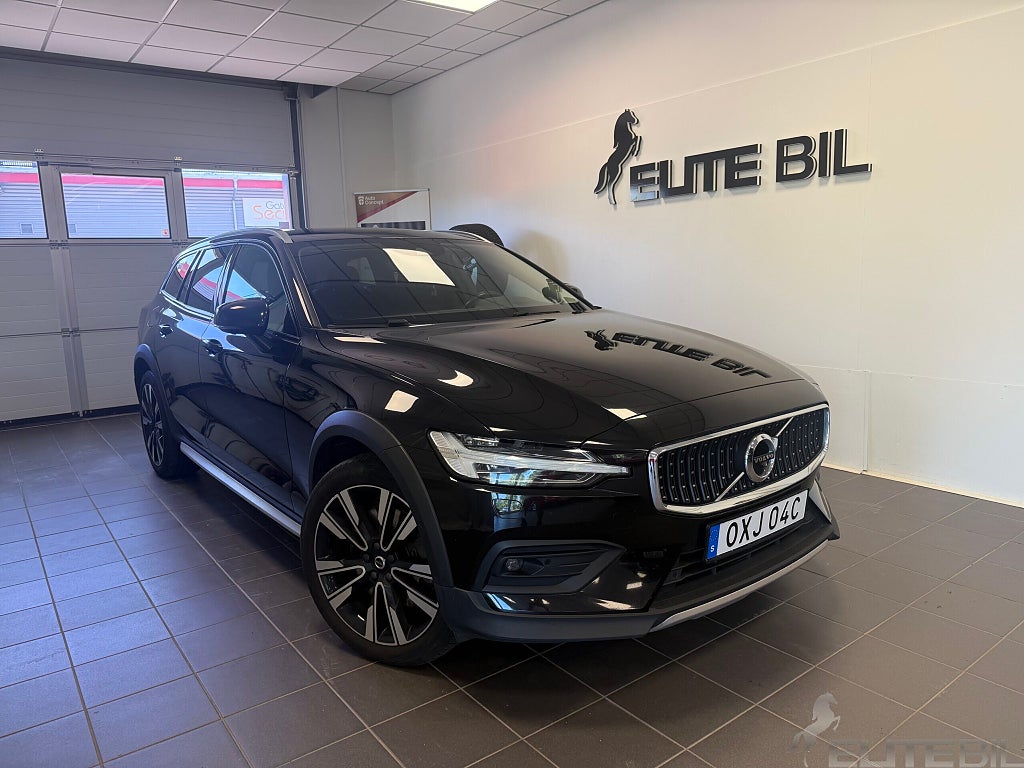 Volvo V60 Cross Country B4 AWD Adv Edt. Polestar Skinn Drag H&K SoV 360K