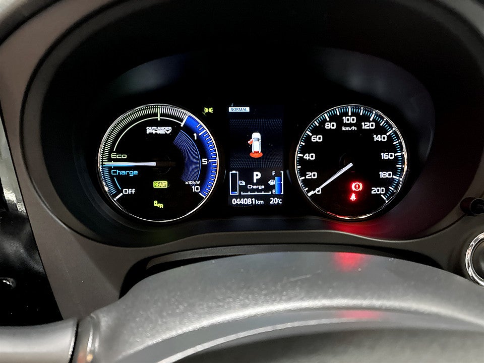 Bild på Mitsubishi Outlander PHEV 224hk Aut AWD P-SENSORER BAK