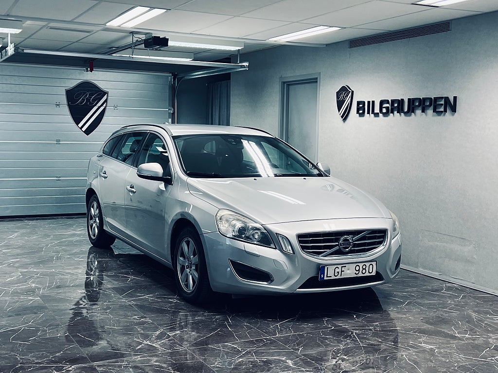 Volvo V60 D3 Momentum|Drag|D-värmare|Fullservad|4 ägare|