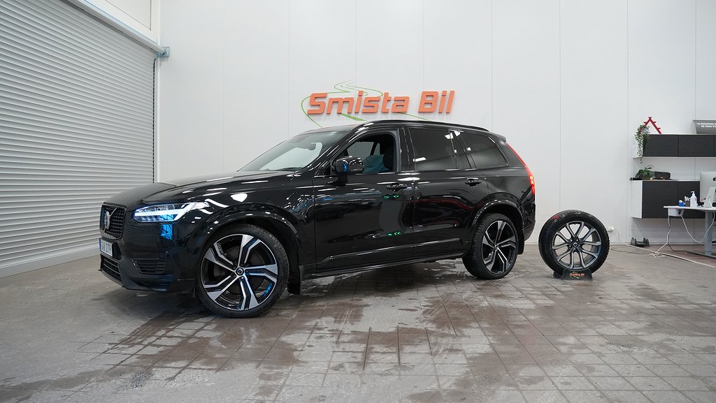 Volvo XC90 Recharge T8 AWD R-Design 7-sits B&W PANO 22' 392hk