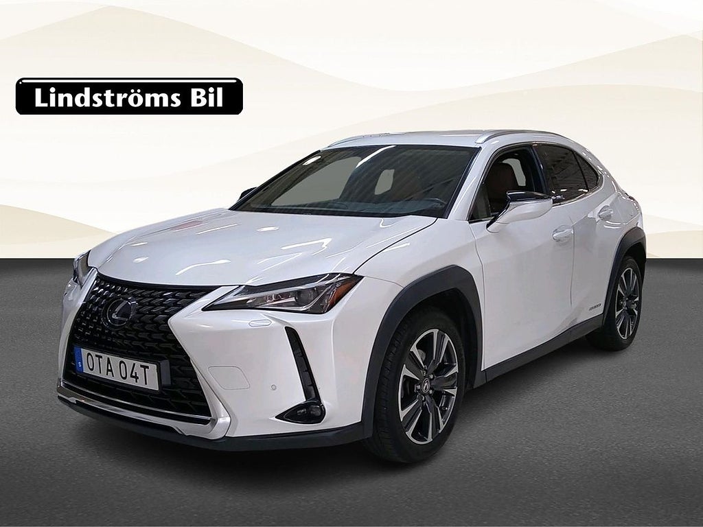 Lexus UX UX250H PREMIUM VINTERHJUL DRAGKROK