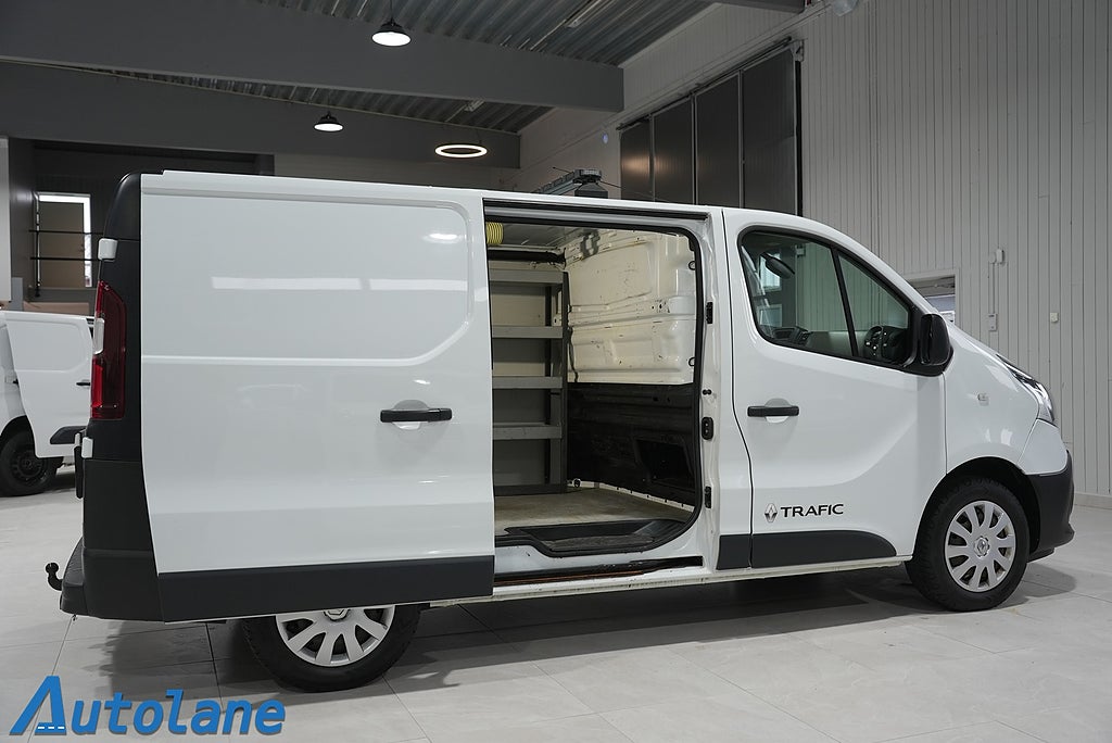 Renault trafic Skåpbil 2.9t 1.6 dCi Värmare,Dragkrok,Inredning,3-Sits