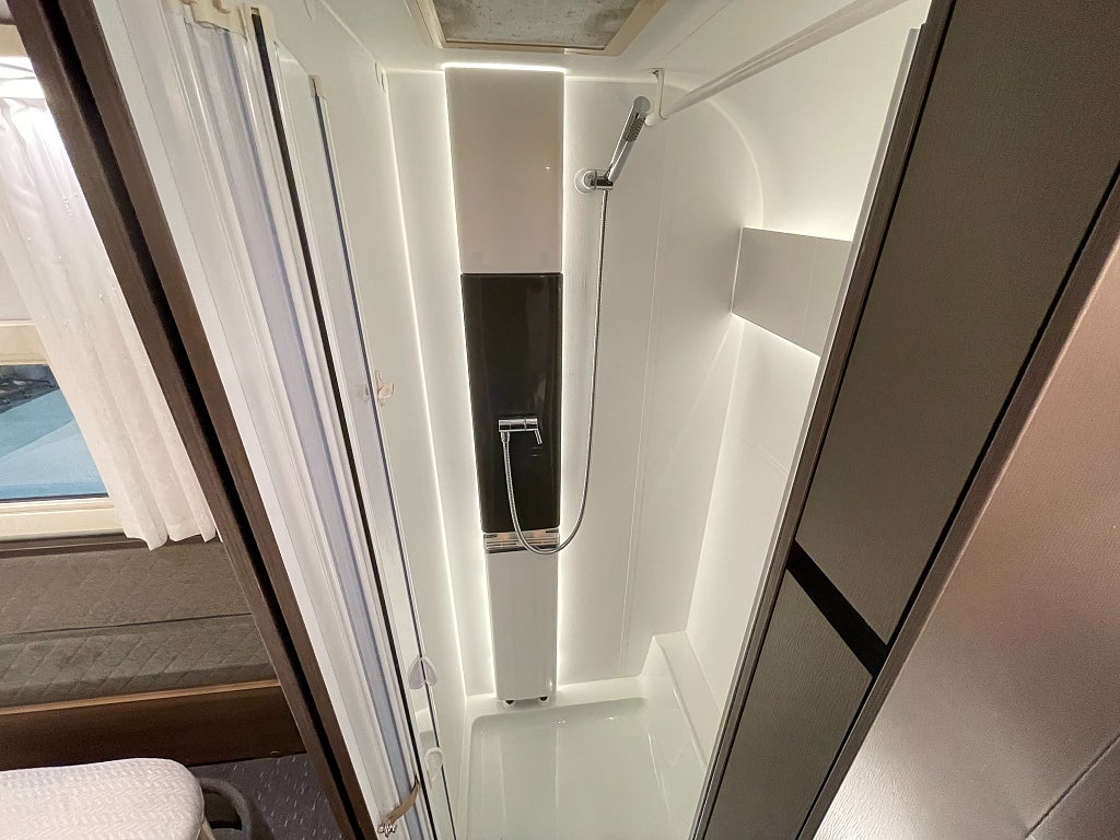 Adria Alpina 663 HT / AC / ALDE / Markis / Frontkök  - Adria